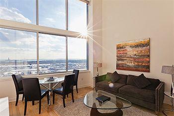 Sky City Apartment At 30 Regent Jersey City Esterno foto